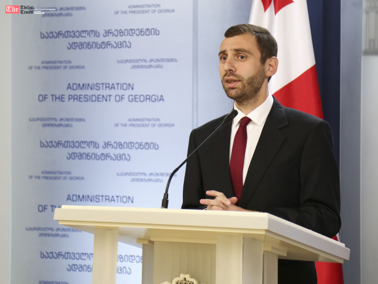 გიორგი აბაშიშვილი – მოვუწოდებ მოქალაქეებს, სიმბოლურად გადმოკიდონ ან აღმართონ საქართველოს დროშები საკუთარ სახლებზე