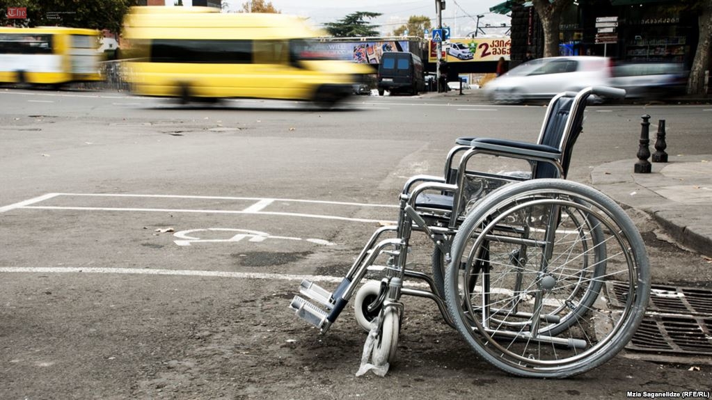 მომავალი წლიდან, შშმ პირთათვის  ადაპტირებული სივრცის არარსებობის შემთხვევაში, დაწესებულებები დაჯარიმდებიან