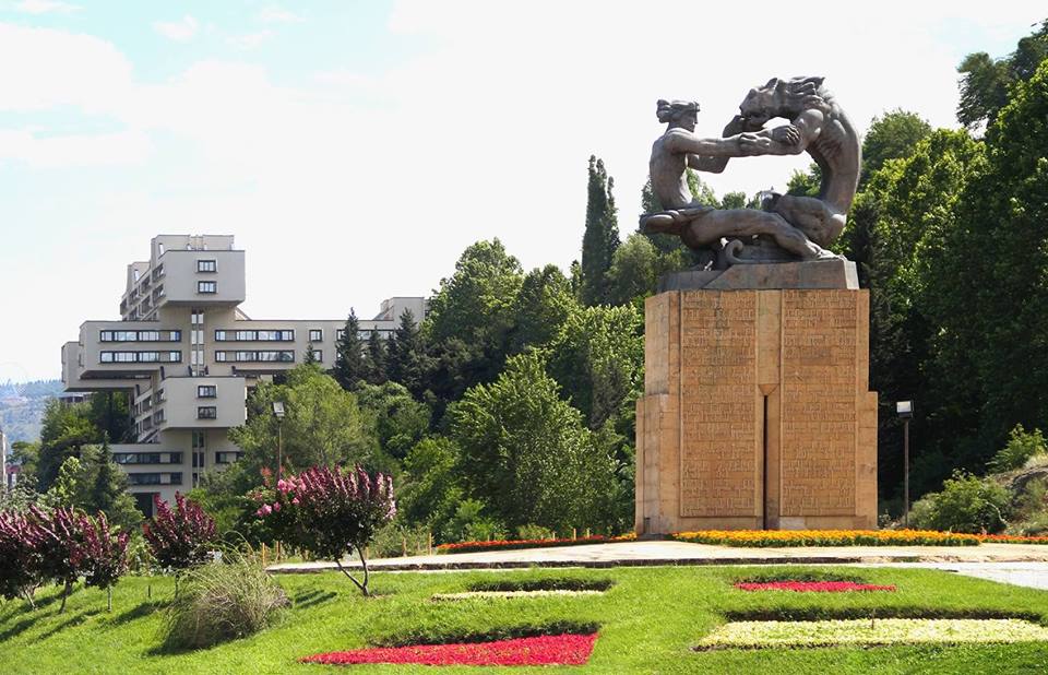 “ვეფხისა და მოყმის” ძეგლთან 2 გვირაბი და გზაჯვარედინი მოეწყობა