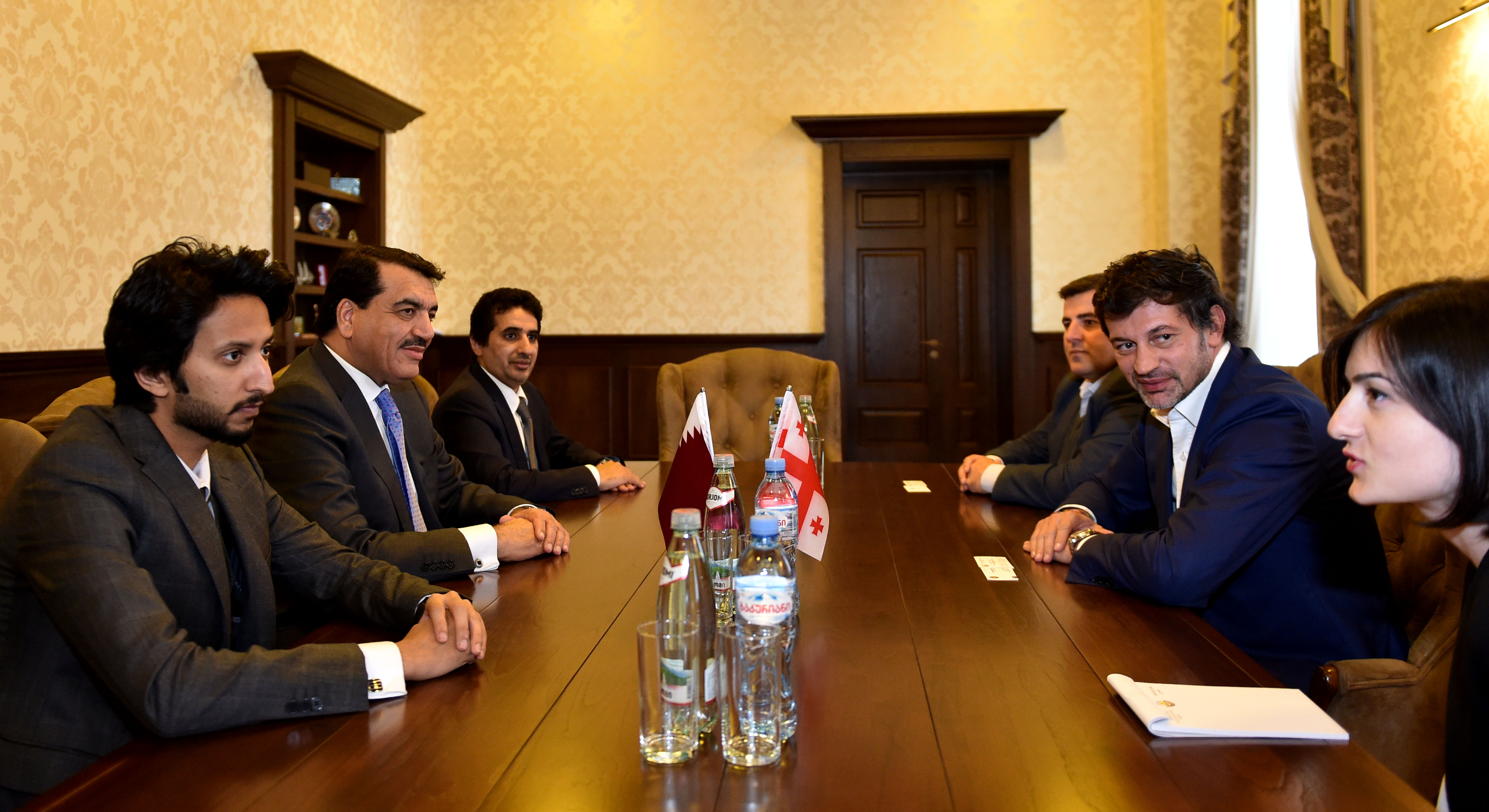 თბილისის მერი კატარის მუნიციპალური განვითარებისა და გარემოს დაცვის მინისტრს შეხვდა