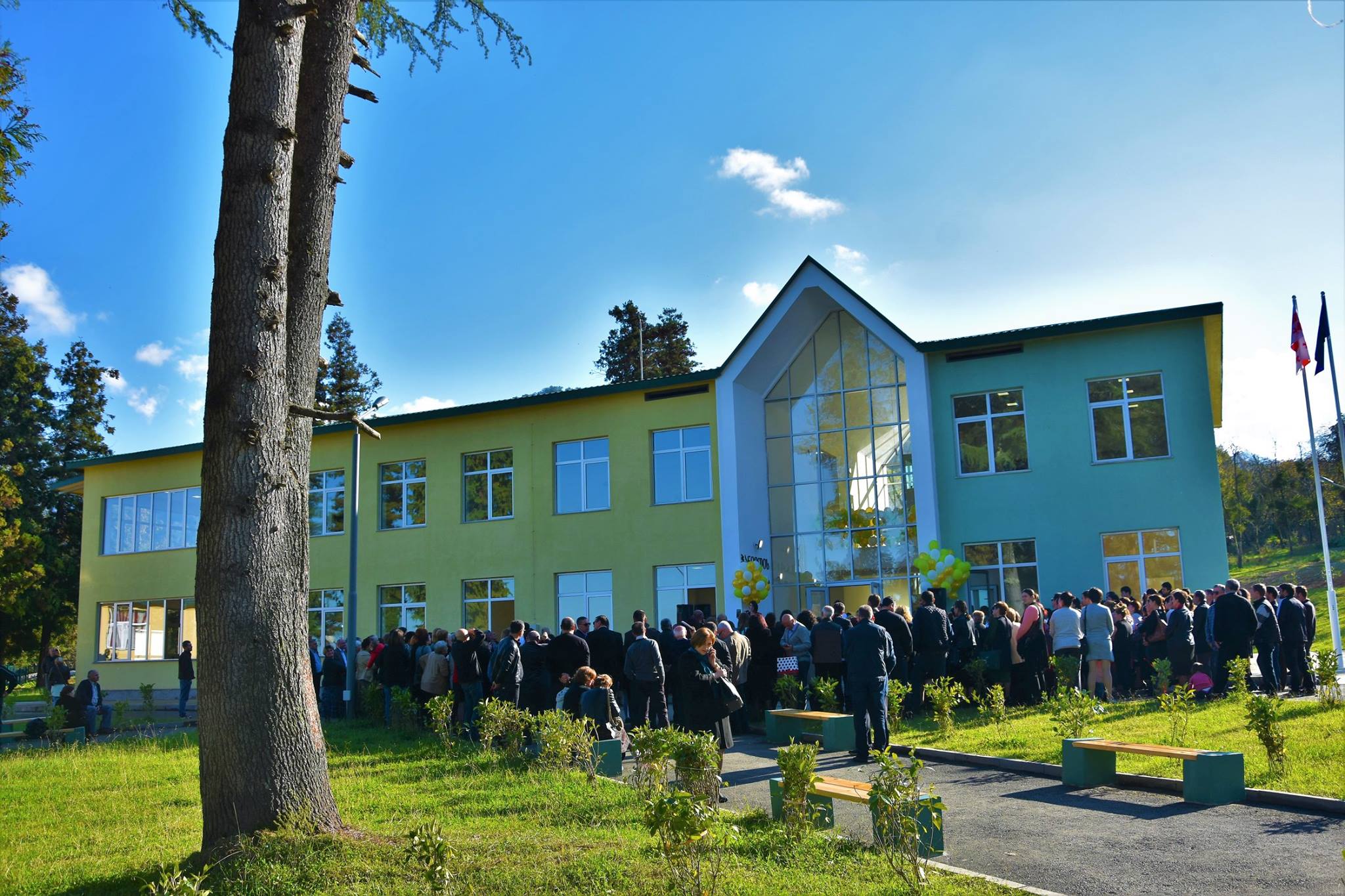 ოზურგეთის სოფელ ჭანიეთში თანამედროვე სტანდარტების შესაბამისი სკოლა აშენდა