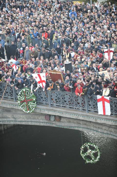 100 000 მოწამის ხსენების დღეს  ილია II საზეიმო პარაკლისს მეტეხის ხიდზე აღავლენს
