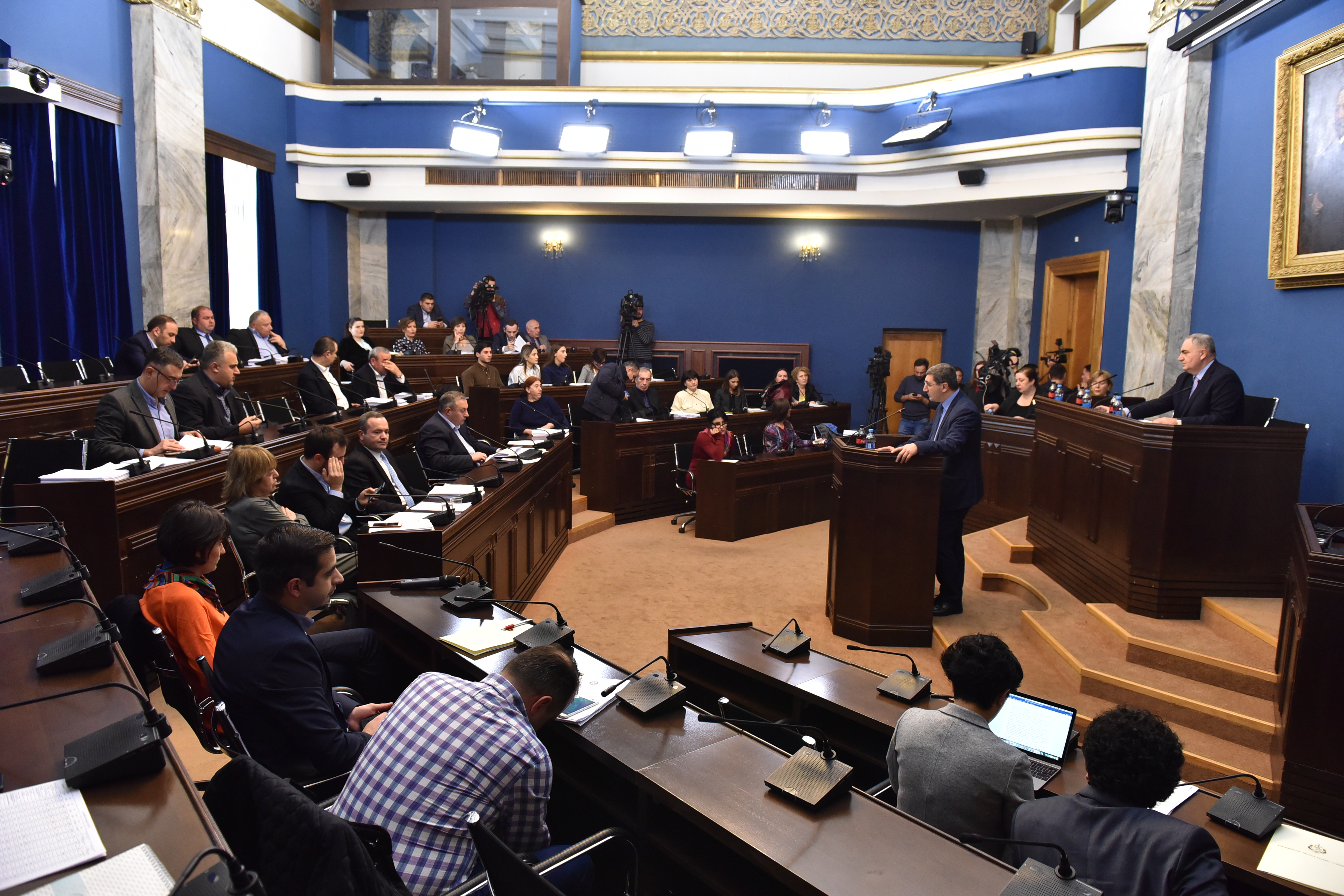 საფინანსო-საბიუჯეტო კომიტეტმა 2019 წლის სახელმწიფო ბიუჯეტის კანონპროექტს მხარი დაუჭირა