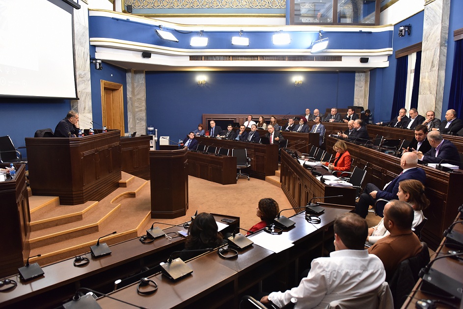 დარგობრივი ეკონომიკისა და ეკონომიკური პოლიტიკის კომიტეტის სხდომაზე მეტალურგიისა და სამშენებლო მასალების წარმოების დარგში არსებულ პრობლემებზე იმსჯლეს