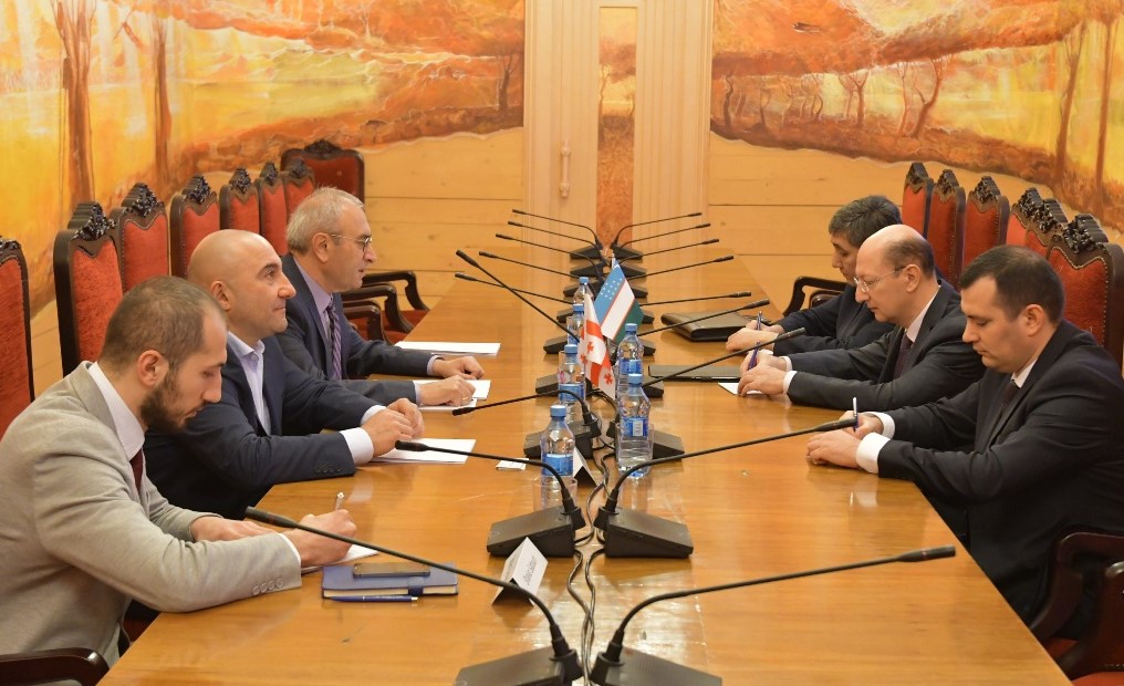 სიმონ ნოზაძე უზბეკეთის არარეზიდენტ ელჩს შეხვდა