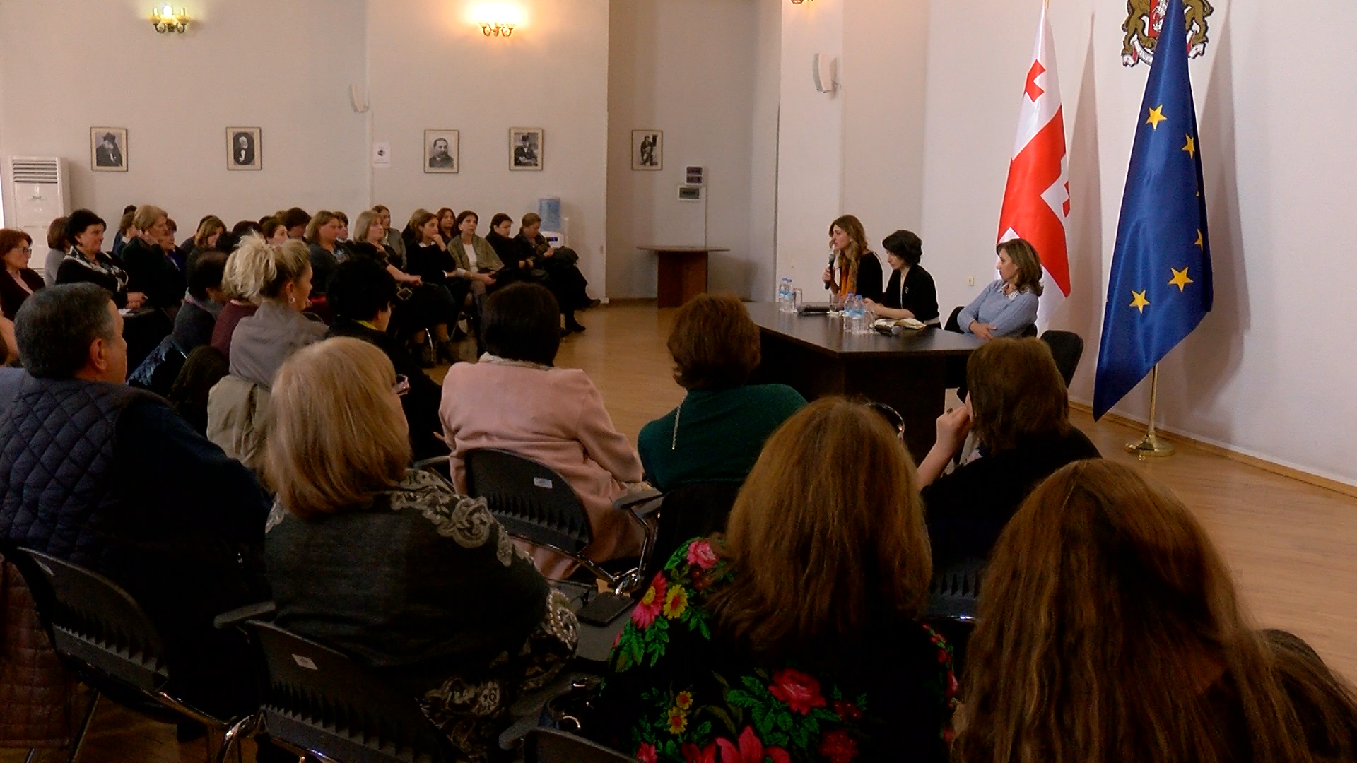 სკოლის დირექტორებს, პედაგოგებს და ადმინისტრაციის თანამშრომლებს ხელფასები გაეზრდებათ