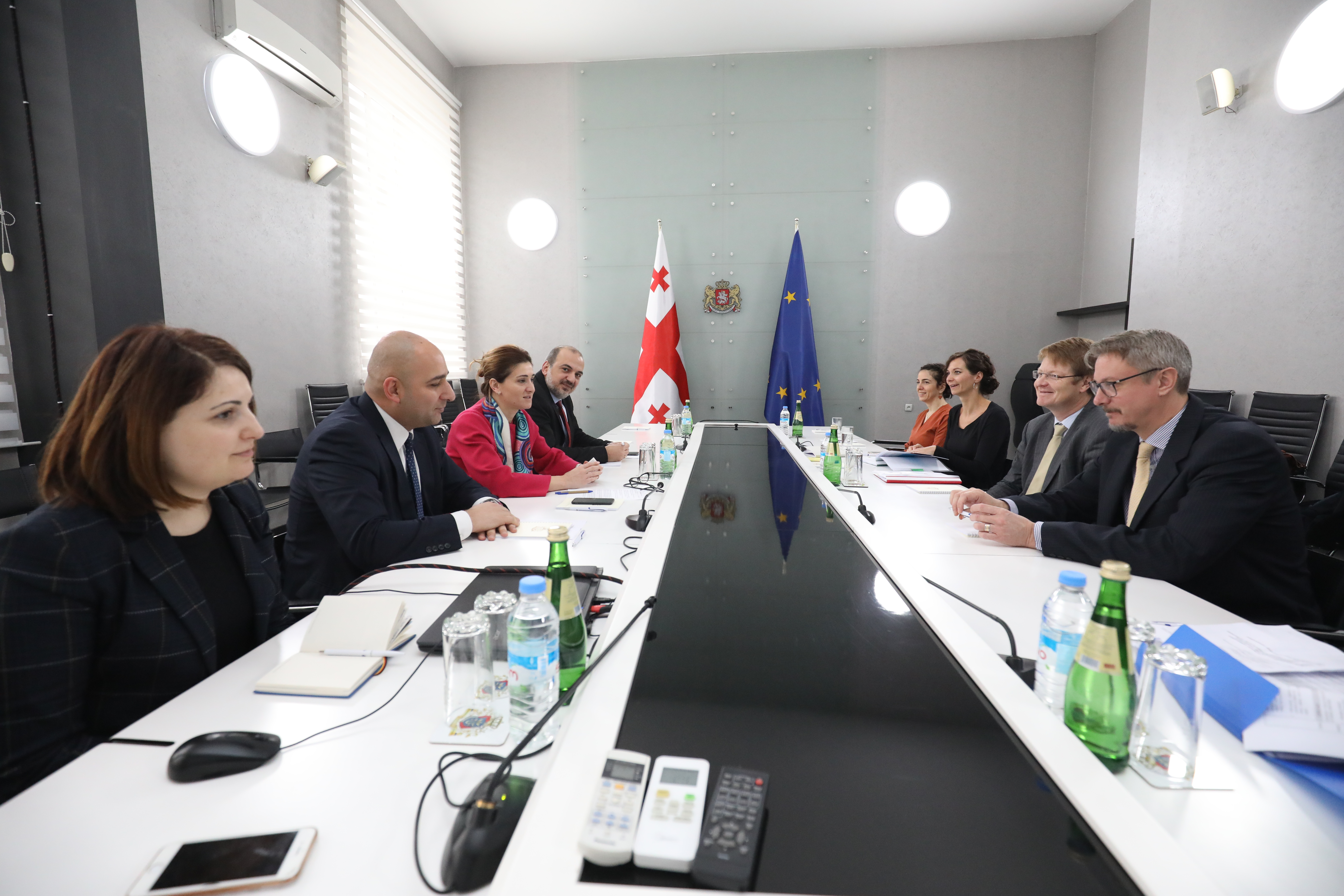 ევროკავშირის წარმომადგენლობამ განათლების სამინისტროსთან თანამშრომლობა დადებითად შეაფასა