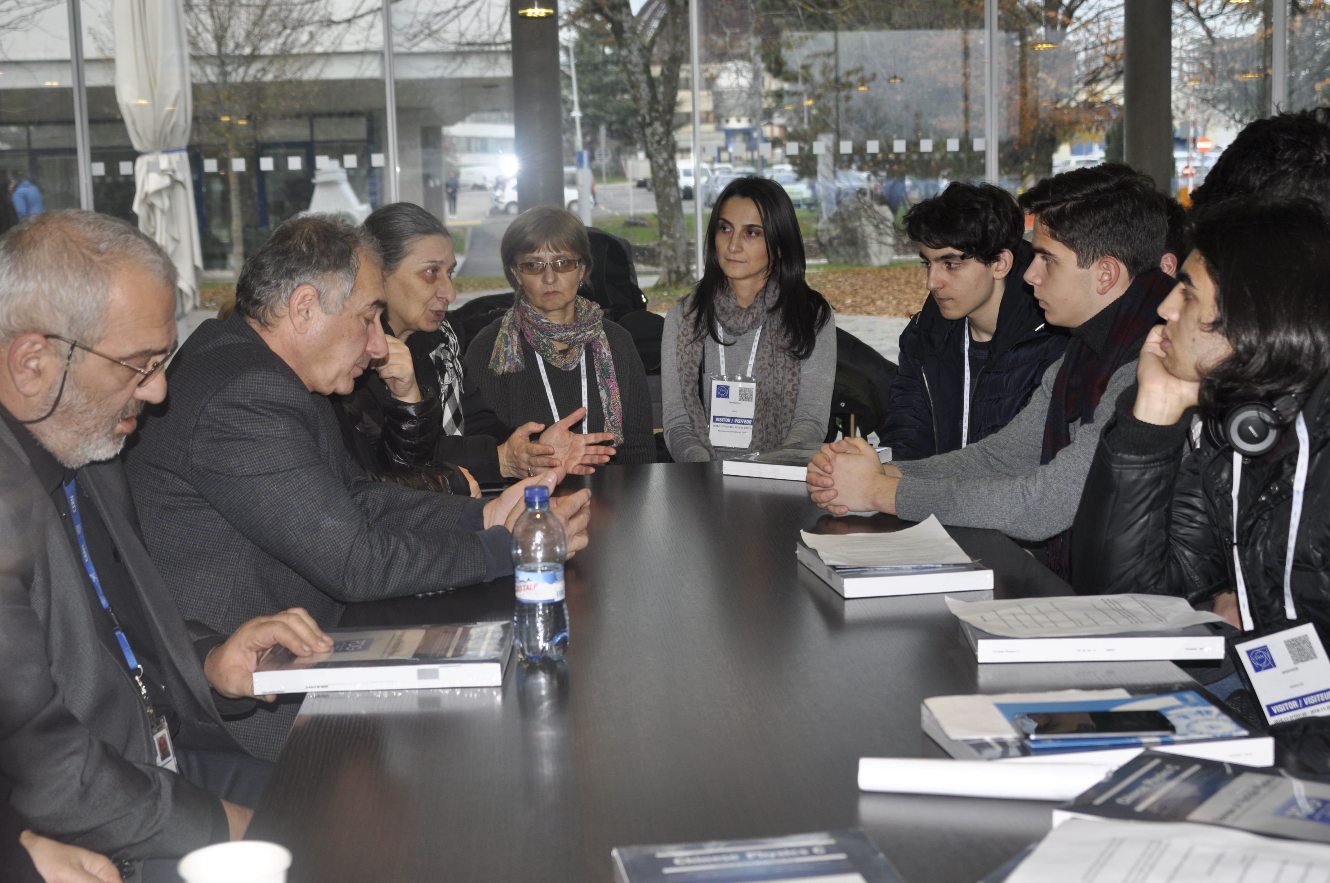 მოსწავლეები CERN -ში მოღვაწე ქართველ მეცნიერებს შეხვდნენ