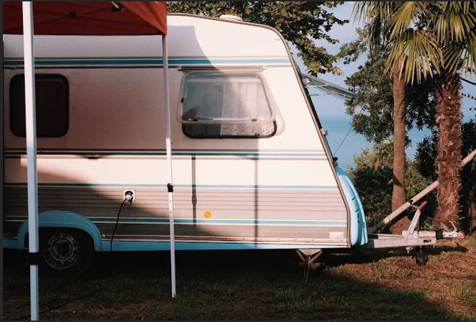 “შეგვიძლია, თავად ჩამოგიყვანოთ ქარავანი სასურველ ადგილას”-კომფორტული ქარავანი თავგადასავლების  მოყვარულებისთვის