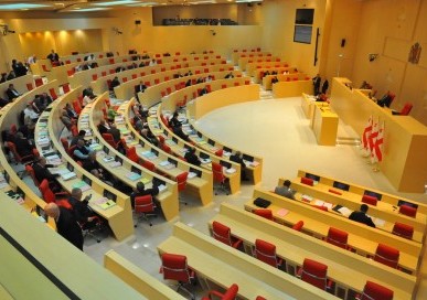 პარლამენტმა 2019 წლის სახელმწიფო ბიუჯეტი დაამტკიცა