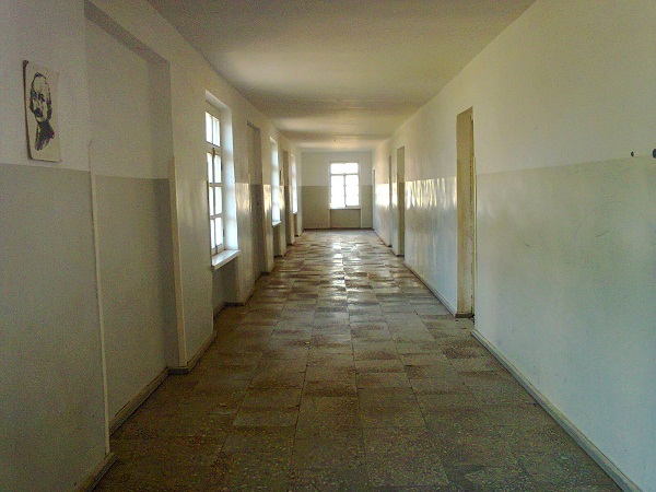 ზუგდიდის მე-6 საჯარო სკოლაში ადმინისტრაციული, ფინანსური და სანიტარულ-ჰიგიენური მძიმე დარღვევები გამოვლინდა