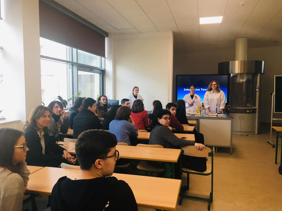 საბუნებისმეტყველო საგნების ოლიმპიადაში გამარჯვებული მოსწავლეები სასაწავლო ვიზიტით ვარშავაში იმყოფებოდნენ