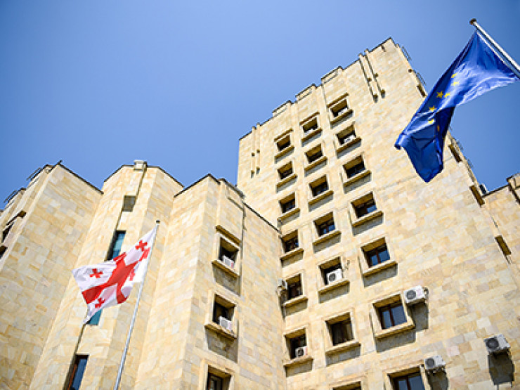 პროკურორის ინფორმაციით, ჯეკ შეფერდს გაუფრთხილებლობით სიცოცხლის მოსპობის გარდა, ერთ პირზე თავდასხმას ედავებიან