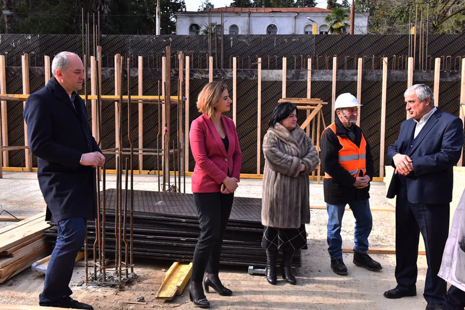 სამეგრელოს რეგიონში სასკოლო ინფრასტრუქტურა ბევრ სკოლაში მოწესრიგდება