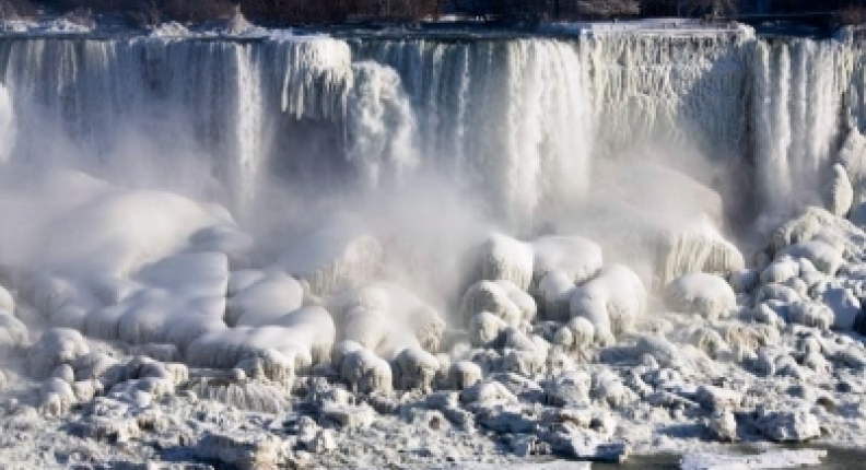 აშშ-სა და კანადაში ნიაგარის ჩანჩქერის ნაწილი გაიყინა