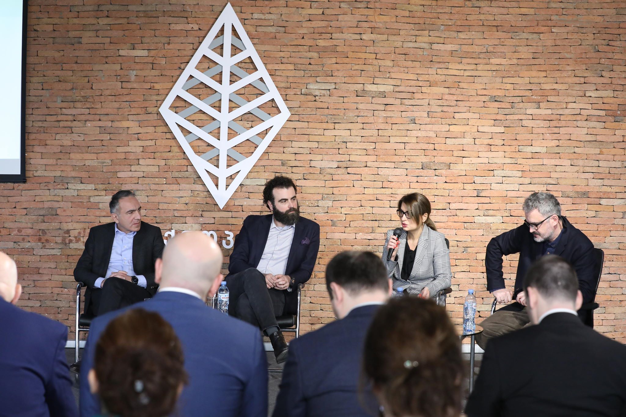 კომუნიკაციების კომისია 2019 წელს მოზარდებისთვის მედიაწიგნიერების 5 პროექტს განახორციელებს