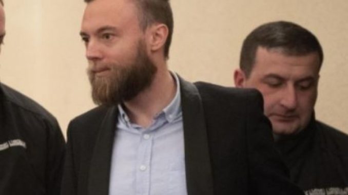 პროკურორი – ჯეკ შეფერდის გადასაწყვეტი იყო, დაჩქარებული წესით ექსტრადირების უფლებით ისარგებლებდა თუ არა, რაზეც მან უარი განაცხადა