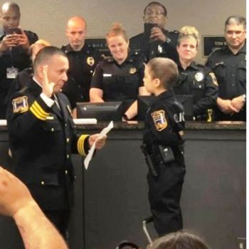 კიბოთი დაავადებულ 6 წლის გოგოს პოლიციელობის ოცნება აუხდა