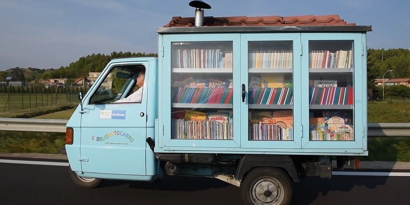 იტალიის მთებში მცხოვრებ ბავშვებს წიგნებით მოსიარულე ბიბლიოთეკა ამარაგებს