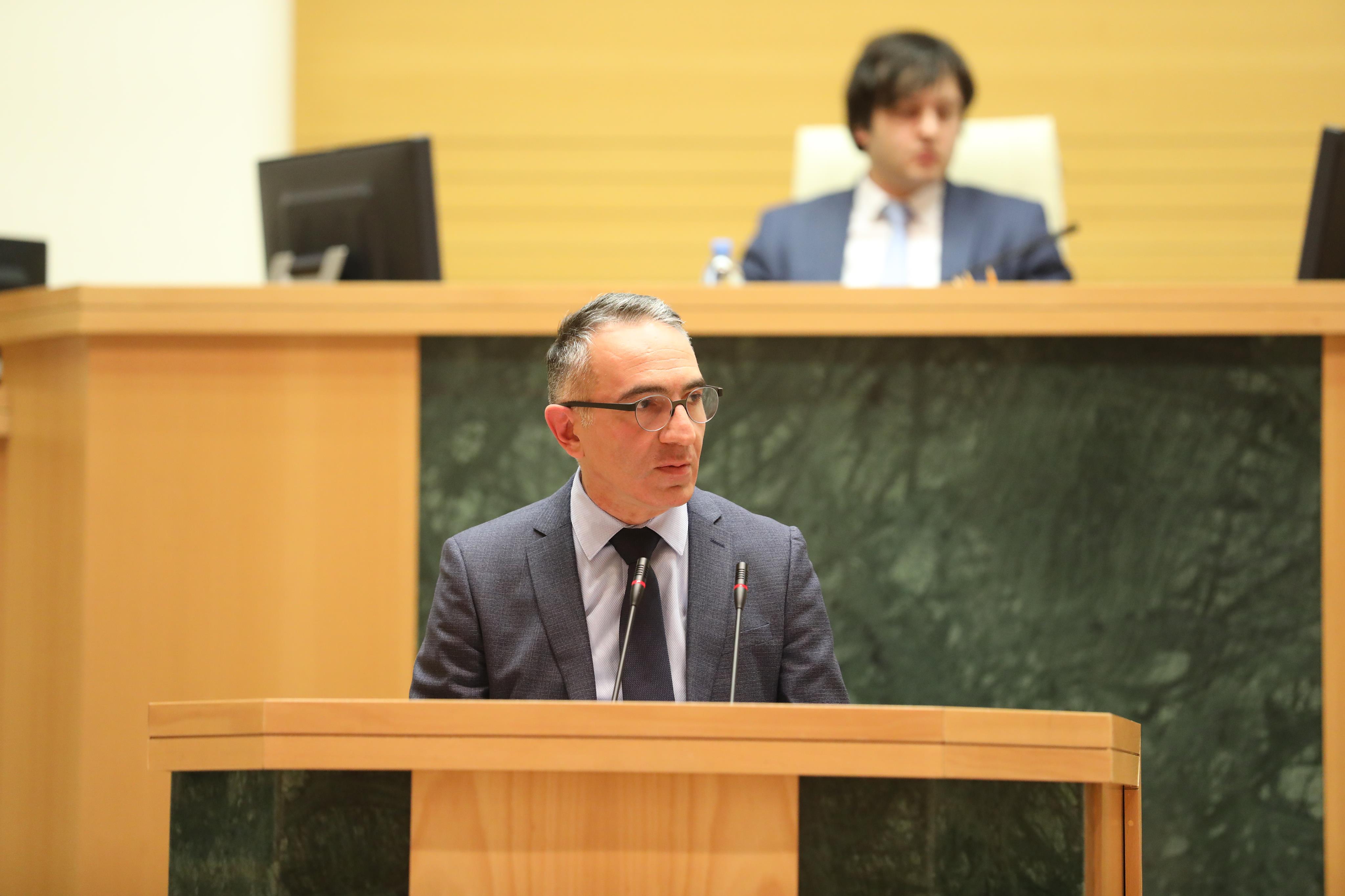 მიხეილ ბატიაშვილი: „უნივერსიტეტებს შეუძლიათ აბიტურიენტებს ჩააბარებინონ ის პროფილური საგნები, რაც მათ მომავალი განათლებისთვის სჭირდებათ“