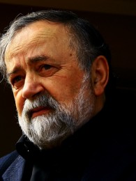 კინოთეატრ „რუსთაველის” წინ დღეს რეზო ესაძის ვარსკვლავი გაიხსნება