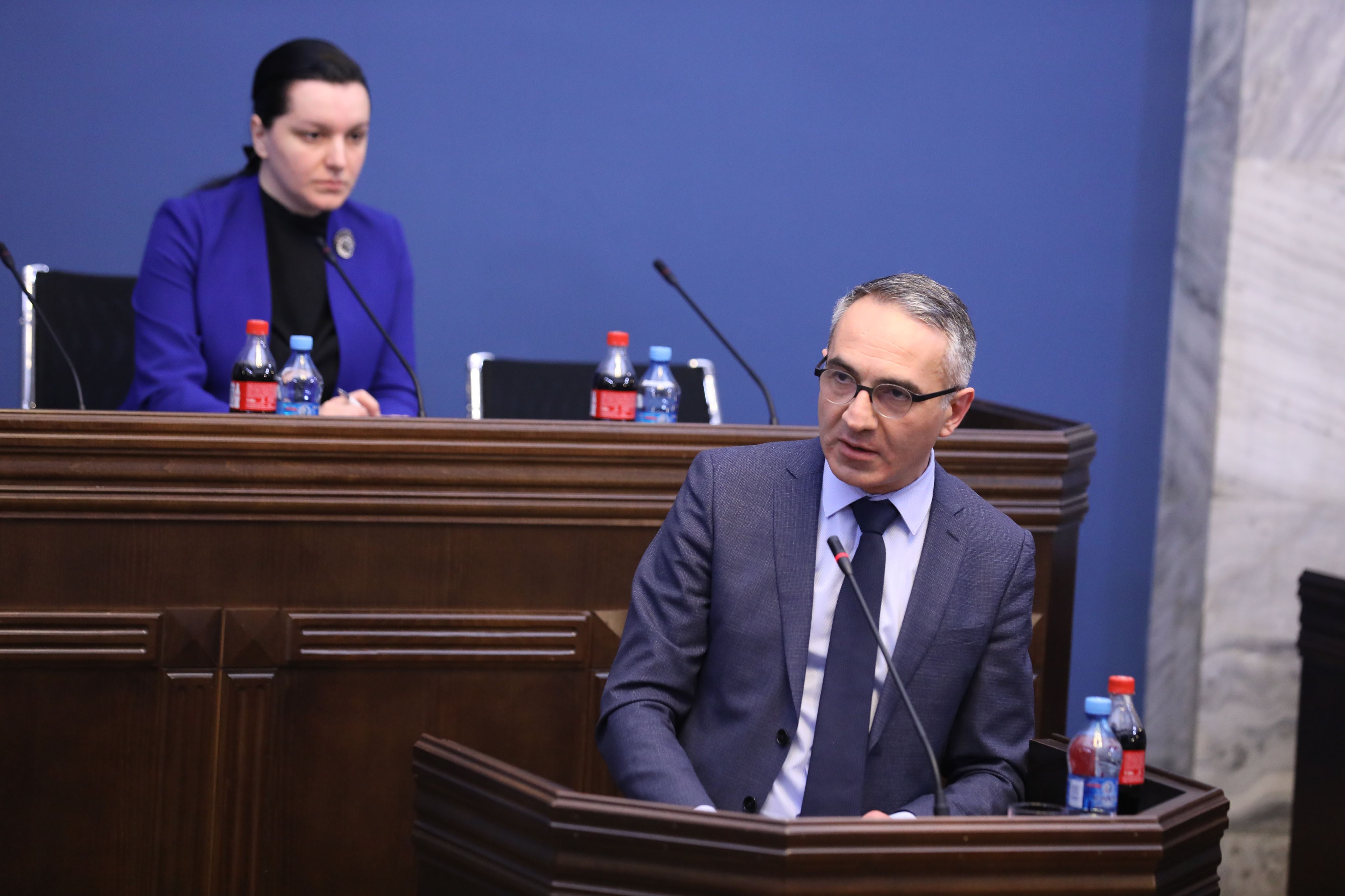 მიხეილ ბატიაშვილი: „ზუგდიდის მე-6 საჯარო სკოლის მიმართ მოთხოვნები არ ყოფილა ვირტუალური, მასში საუბარი იყო კანონის დარღვევზე, რომლის დაცვაც ყველას მოეთხოვება“