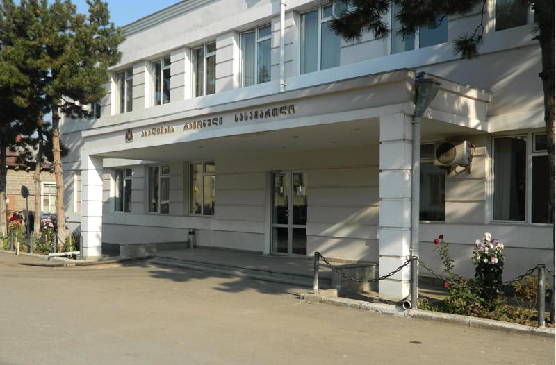 პროკურატურის მიერ წარდგენილი მტკიცებულებების საფუძველზე, საქართველოში განსაკუთრებით დიდი ოდენობით ნარკოტიკული საშუალების უკანონოდ შემოტანის ფაქტზე ბრალდებულს 18 წლით თავისუფლების აღკვეთა მიესაჯა