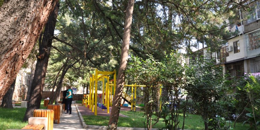 საბურთალოს რაიონში ორი სკვერის რეაბილიტაცია დასრულდა