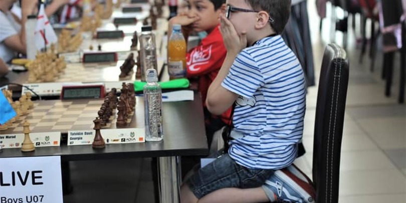 6 წლის დავით თათვიძე ჭადრაკში ევროპის ჩემპიონი გახდა