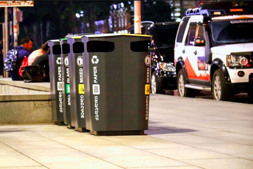 „მთავარია, ჯიბეში არ მედოს ნაგავი“ – სიახლე რუსთაველის გამზირზე