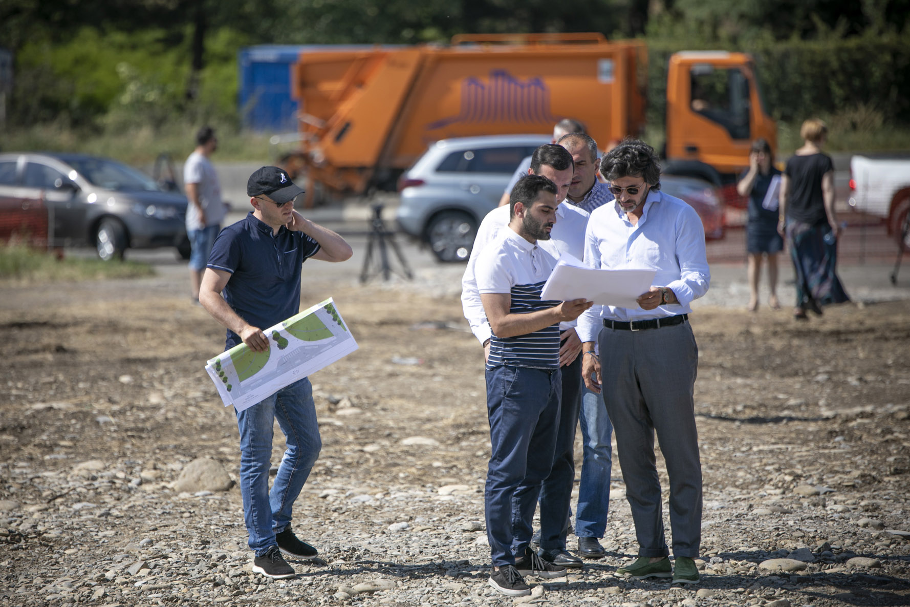 დედაქალაქის მერი მონუმენტის – „ადამიანი და მზე“ მიმდებარედ არსებული თარგების სარეაბილიტაციო სამუშაოებს გაეცნო