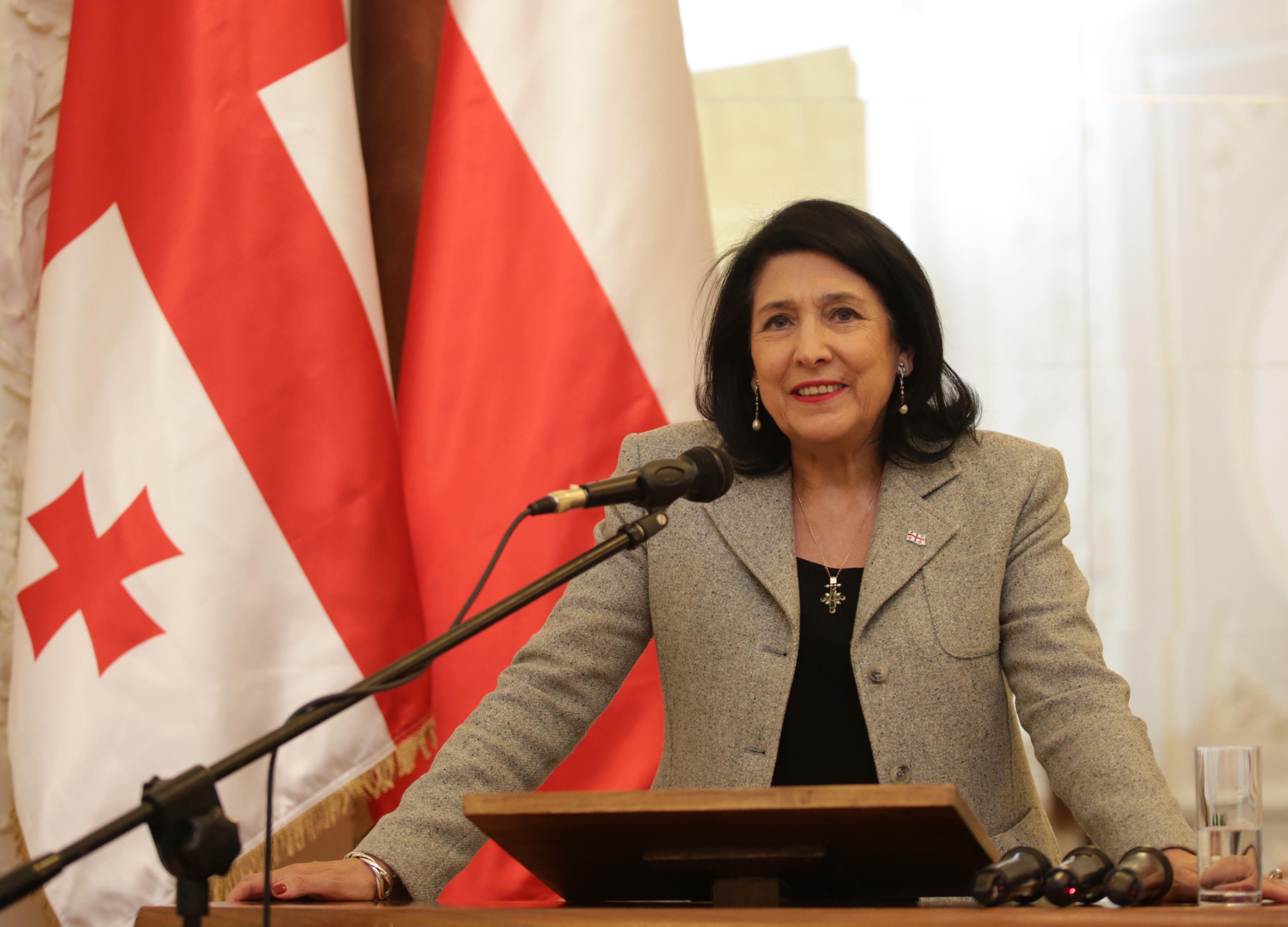 პრეზიდენტმა უშუისტებს ჩინეთში მიღწეული წარმატება მიულოცა