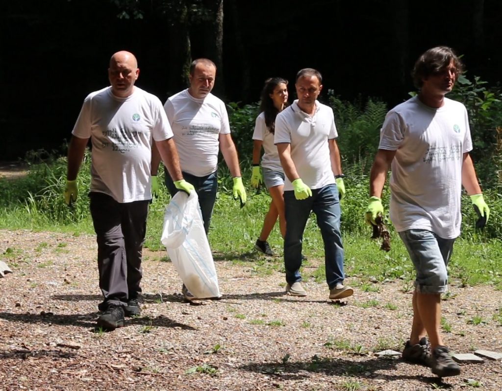 შაორის ტბის მიმდებარე ტერიტორიაზე დასუფთავების აქცია გაიმართა