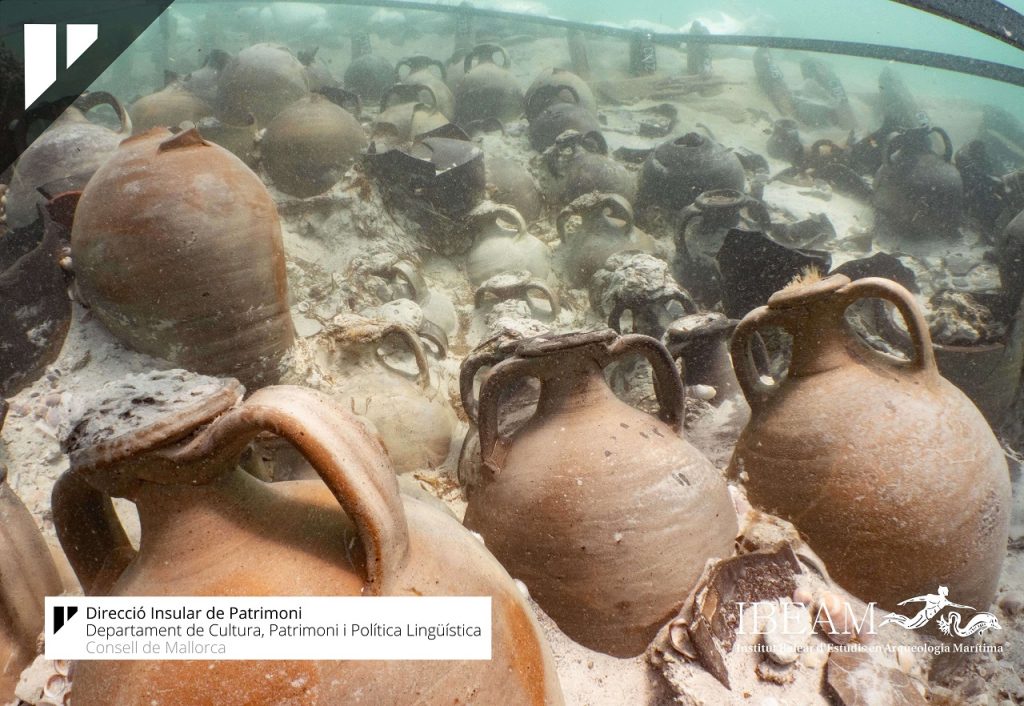 ჩაძირულ ძველრომაულ გემზე ასამდე უცნაური ამფორა აღმოაჩინეს