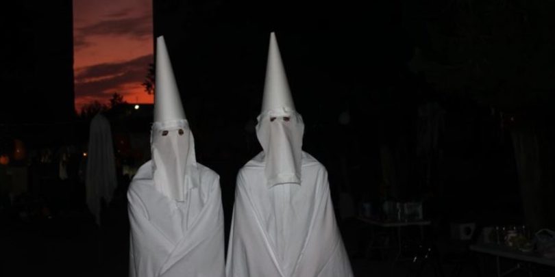 ქუთაისის ერთ-ერთი უნივერსიტეტის სტუდენტები წვეულებაზე კუ კლუქს კლანისა და ჰიტლერის ფორმებით მივიდნენ