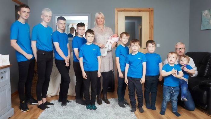 10 ბიჭის დედას, 39 წლის ასაკში ნანატრი გოგო შეეძინა