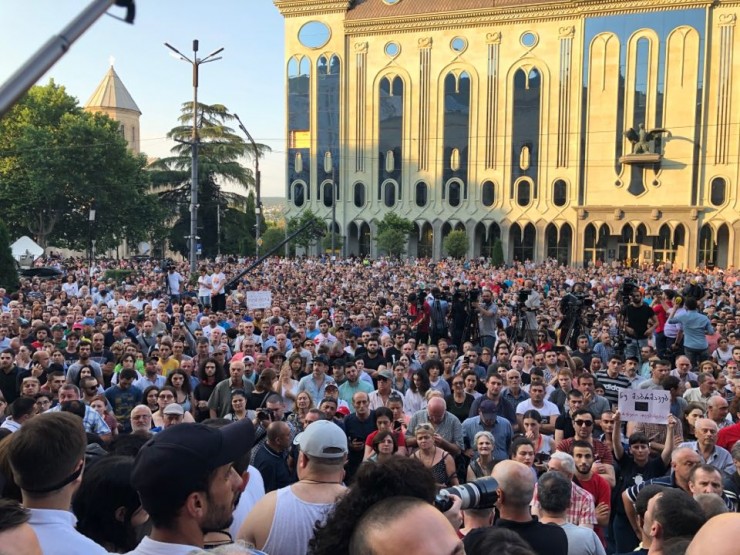 “ნაციონალური მოძრაობა“ – რუსთაველის გამზირზე 17 ნოემბერს ჩატარდება საერთო სახალხო შეკრება, რომელიც უმოკლეს ვადებში დაასრულებს ივანიშვილის ხელისუფლებას