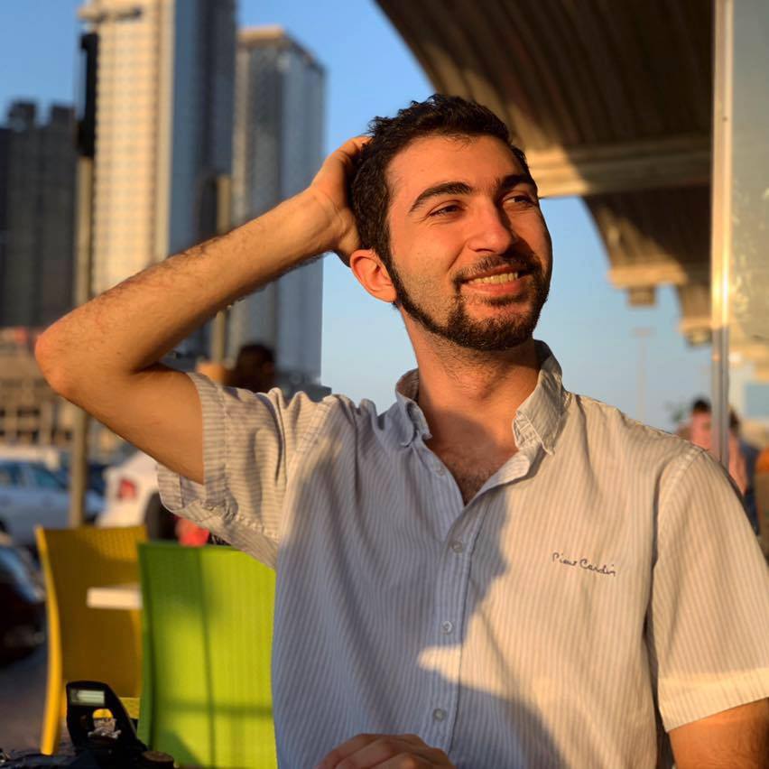 ქართველი ბიჭი, რომელმაც ამერიკის უნივერსიტეტიდან წელიწადში $80.000 -ზე მეტი დაფინანსება მიიღო