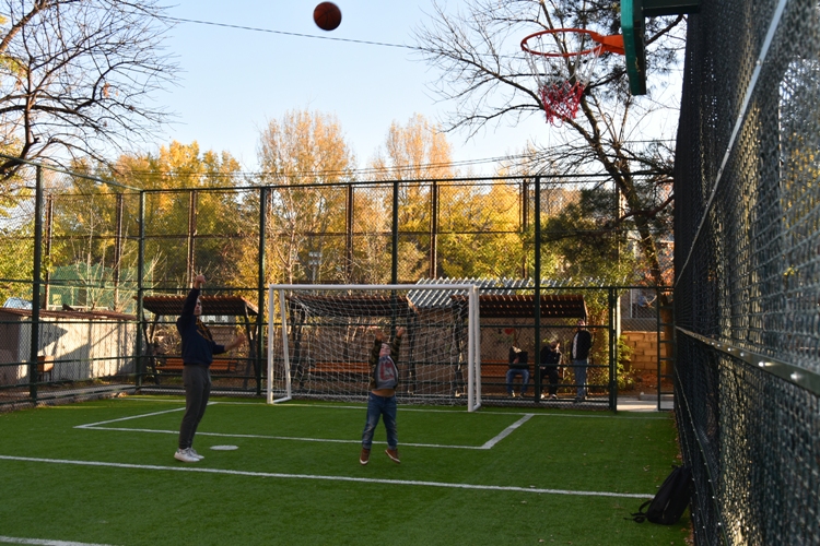 ვაკის რაიონში ოთხი სპორტული მოედანი მოეწყო