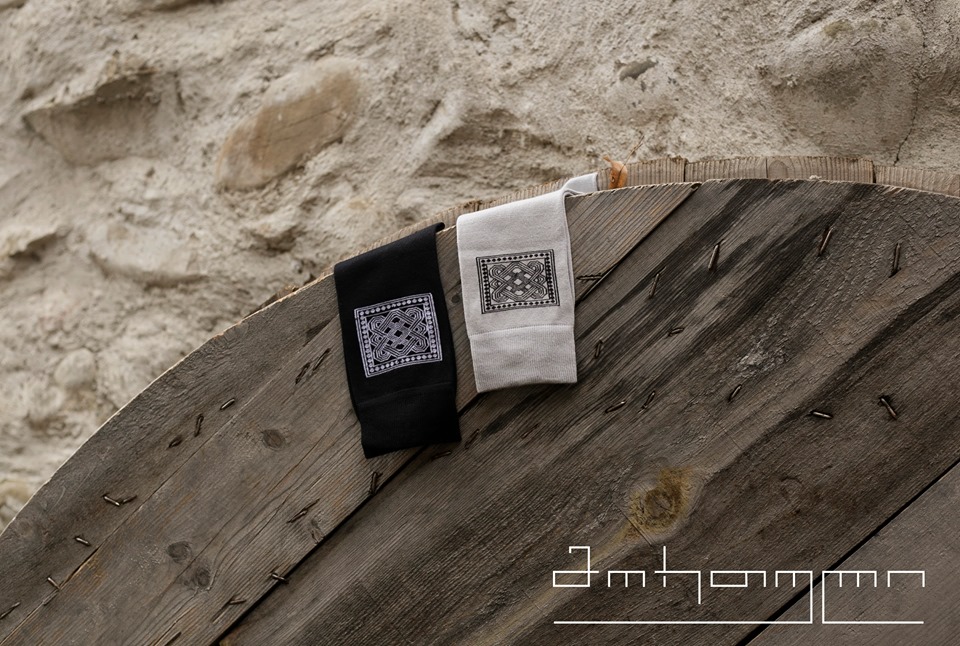 „მოგზაურობებში აღმოვაჩინე, რა უნიკალურ და მრავალფეროვან ორნამენტებს ქმნიდნენ ჩვენი წინაპრები“