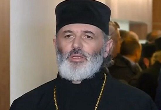 დეკანოზი ანდრია ჯაღმაიძე დაკავებულ ბერზე – ის ათონის მთაზე ცხოვრობდა, საქართველოში დაბრუნების შემდეგ კი თავის სახლში იყო, ალკოჰოლთან დაკავშირებით ჰქონდა პრობლემა