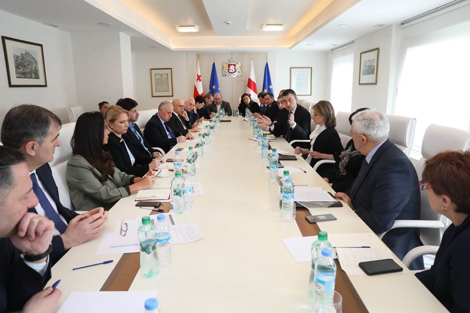 საზღვარზე საქართველოსა და უცხო ქვეყნის მოქალაქეებისთვის შეზღუდვები დაწესდა და იტალიასთან პირდაპირი ფრენები დროებით შეჩერდა