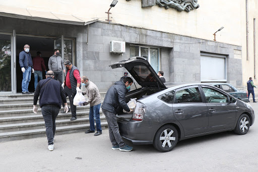 რუსთავის მერია მოსახლეობას სურსათს დაურიგებს