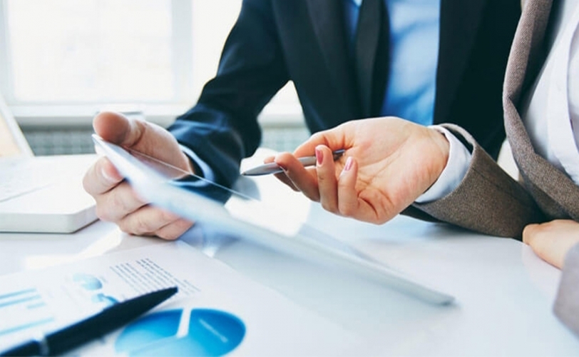 ერთ თვეზე მეტი ხანგრძლივობის შრომითი ურთიერთობის შემთხვევაში, დამსაქმებელსა და დასაქმებულს შორის წერილობითი ხელშეკრულების დადება სავალდებულო გახდება