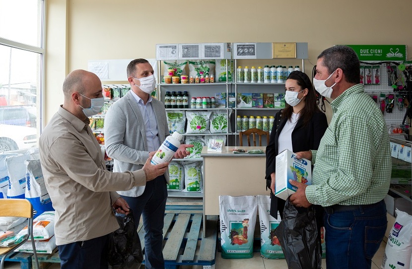 სოფლისა და სოფლის მეურნეობის განვითარების სააგენტოს ინფორმაციით, 27 000-მდე ფერმერს აგრობარათებზე უკვე ხუთ მილიონ ლარამდე დაერიცხა