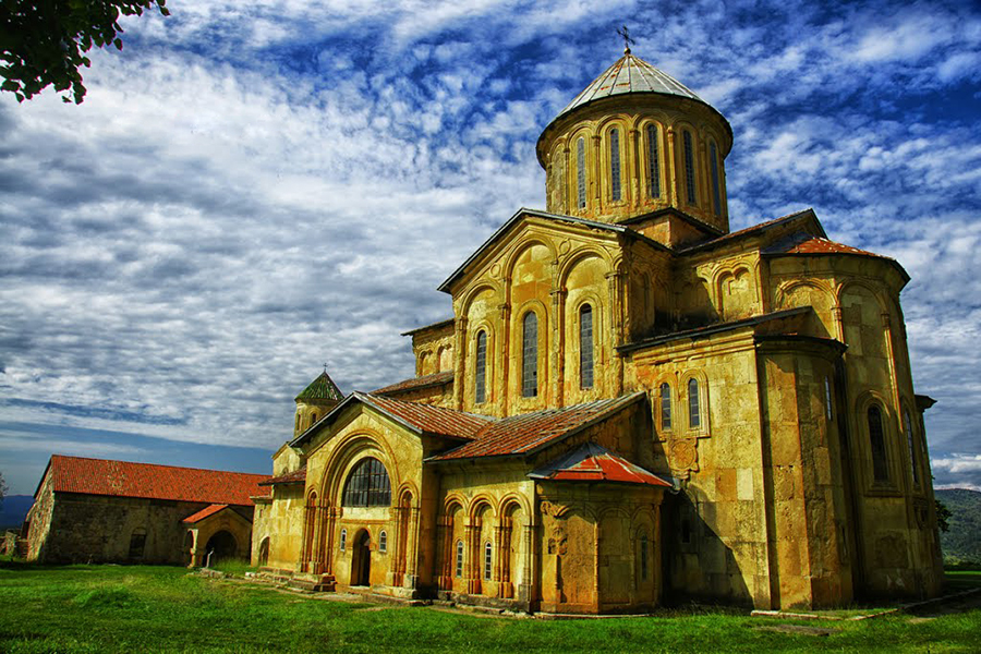გელათის მონასტერთან ტურისტული ინფრასტრუქტურის მოწყობის სამუშაოები დასრულდა