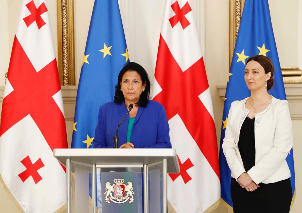 სალომე ზურაბიშვილმა იუსტიციის უმაღლესი საბჭოს წევრად თამარ ღვამიჩავა დანიშნა