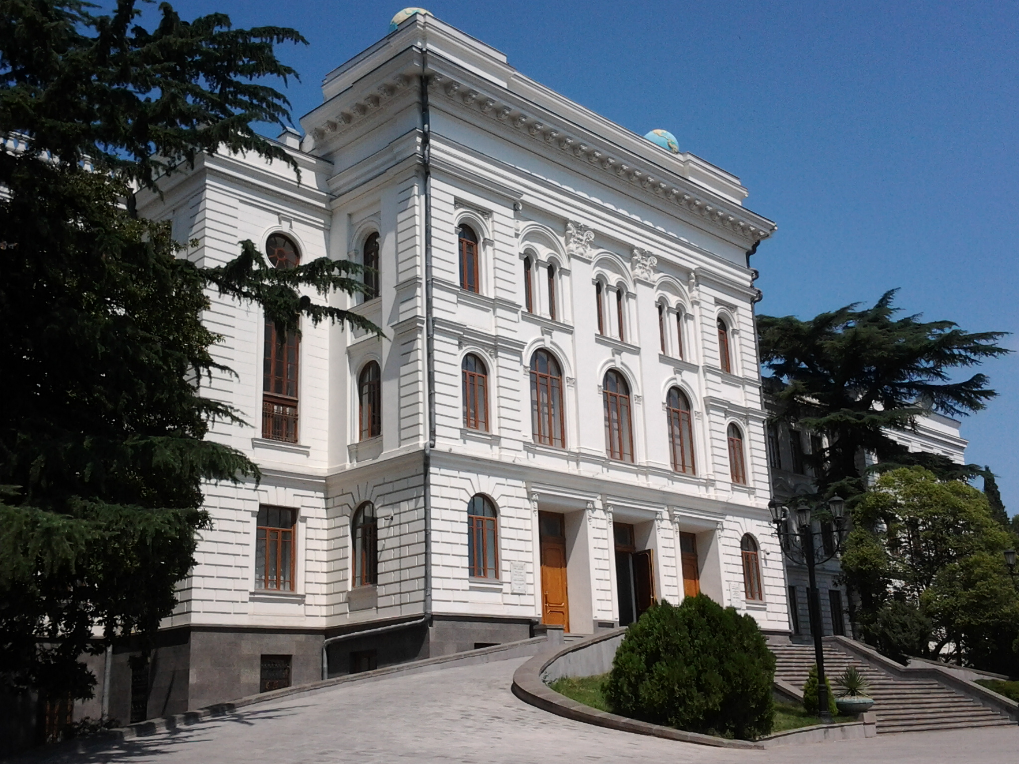 თბილისის სახელმწიფო უნივერსიტეტში რექტორის არჩევნები მიმდინარეობს