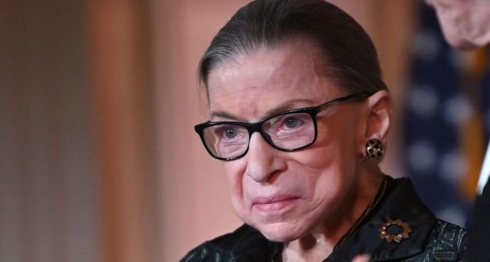 აშშ-ს უზენაესი სასამართლოს ლეგენდარული და უხუცესი მოსამართლე, რუთ გინსბურგი 87 წლის ასაკში გარდაიცვალა