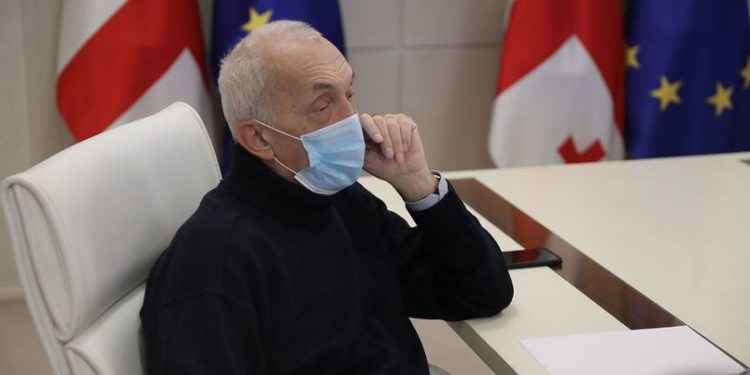 ფაიზერის ვაქცინა კარგია, მაგრამ მისი შესაბამის გრადუსზე შენახვის შესაძლებლობა არ გვაქვს — ცერცვაძე